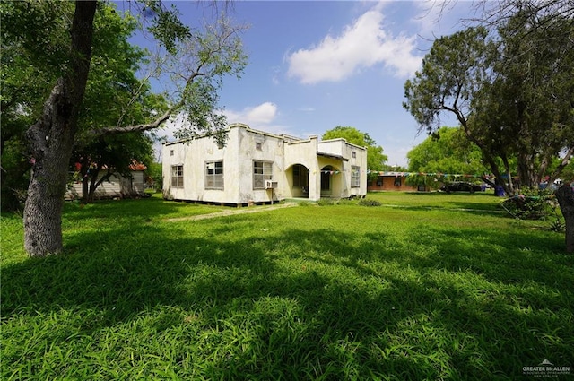 exterior space featuring a front yard