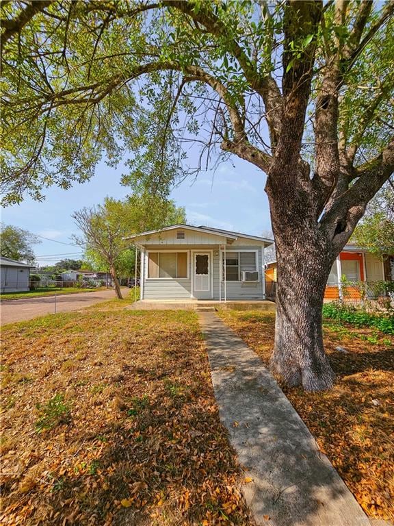 view of front of house with covered porch