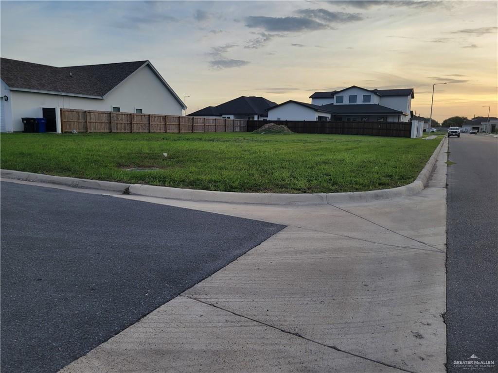4917 N 27th St, Mcallen, TX 78504 - photo 2