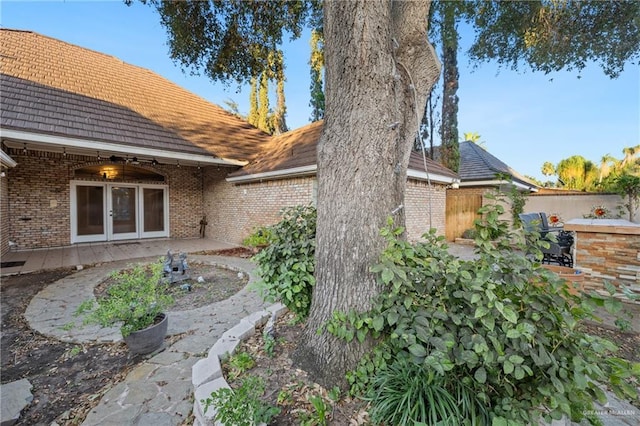 view of yard with a patio