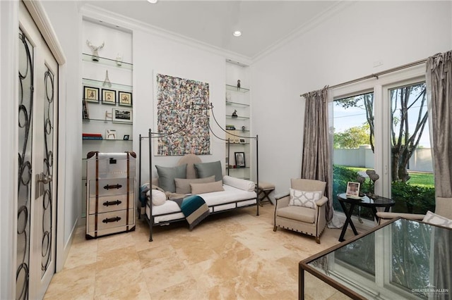 sitting room with crown molding