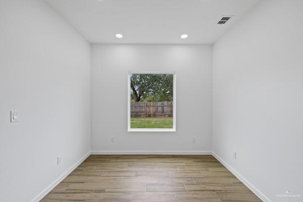 1122 Washington Ave, Mission, TX 78572 - photo 8