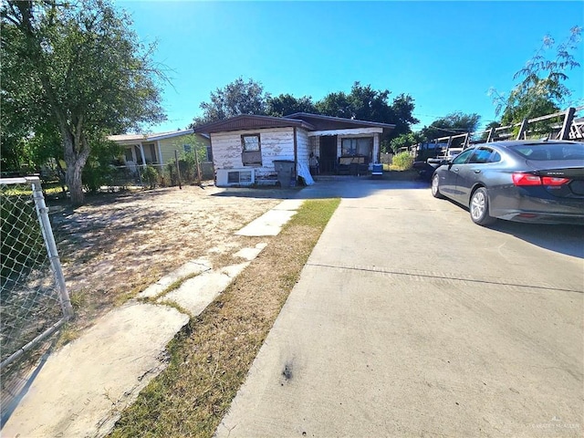 view of front of property