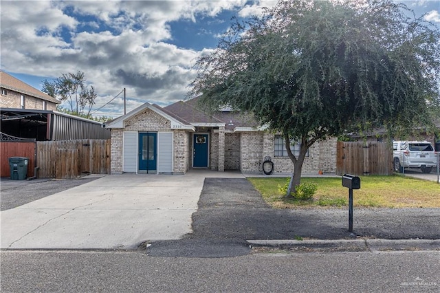 view of front of property