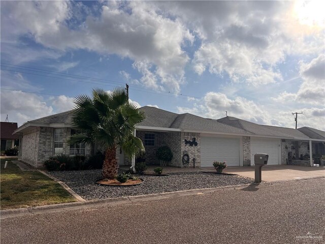151 Tulip St, Mission, TX 78504 - photo 2