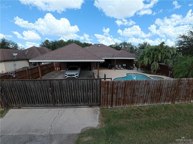 view of swimming pool