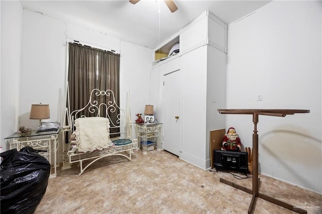 31375 N US Highway 281, Edinburg, TX 78542 - sitting room with a ceiling fan