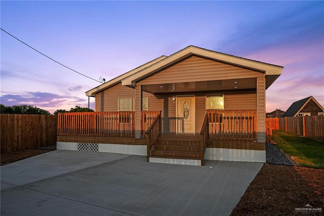 view of front of property featuring a porch