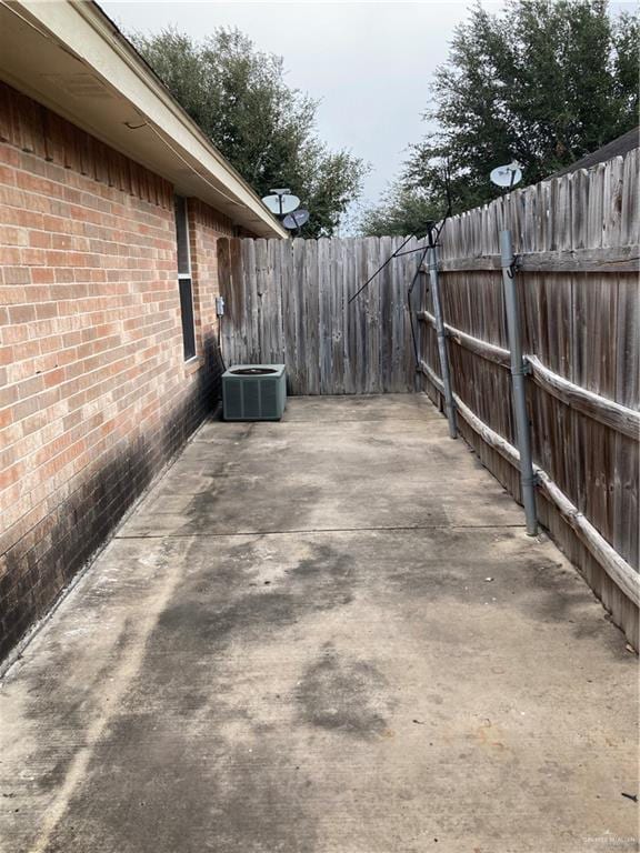 2408 Moonlight Ln, Edinburg, TX 78541 - view of patio