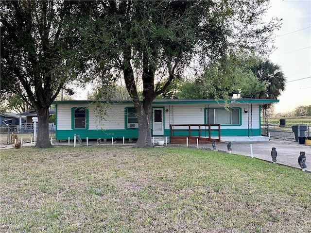 302 S Trevino St, San Benito, TX 78586 - photo 1