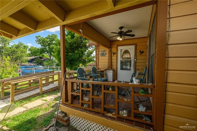 912 W Pierce Ave, Harlingen, TX 78550 - deck with ceiling fan