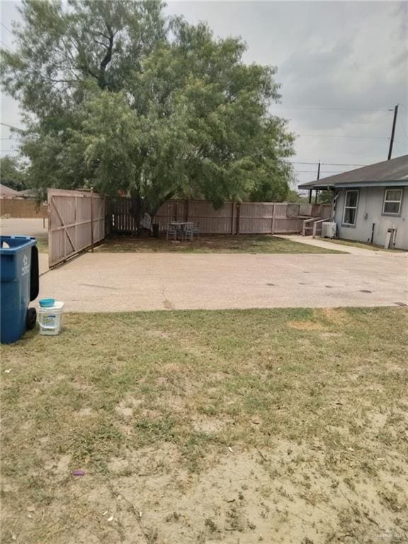 220 W 6th St, Sullivan City, TX 78595 - photo 2
