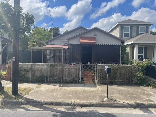 207 W Clark Ave, Pharr, TX 78577 - bungalow-style home with a gate and a fenced front yard