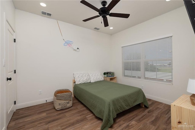 3101 E Iverson Ave, Edinburg, TX 78542 - bedroom featuring baseboards, wood finished floors, recessed lighting, and ceiling fan