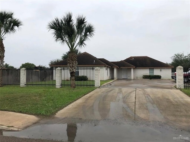 4103 S Veterans Blvd, Edinburg, TX 78542 - ranch-style home featuring concrete driveway