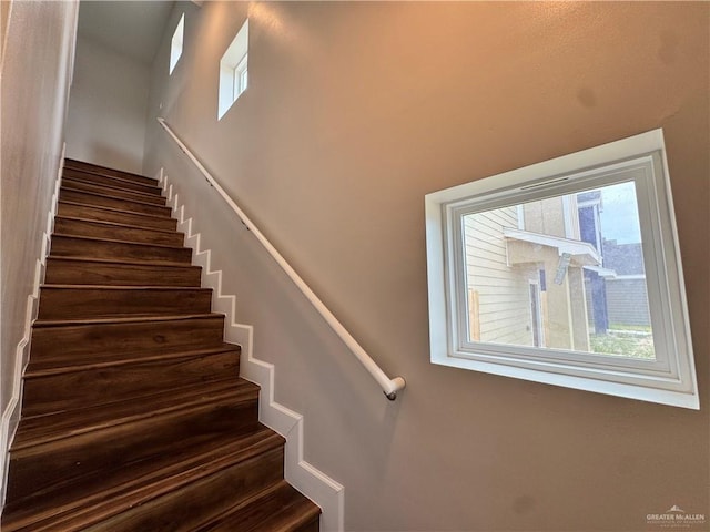 1604 Monterrey Cir, Brownsville, TX 78526 - view of staircase