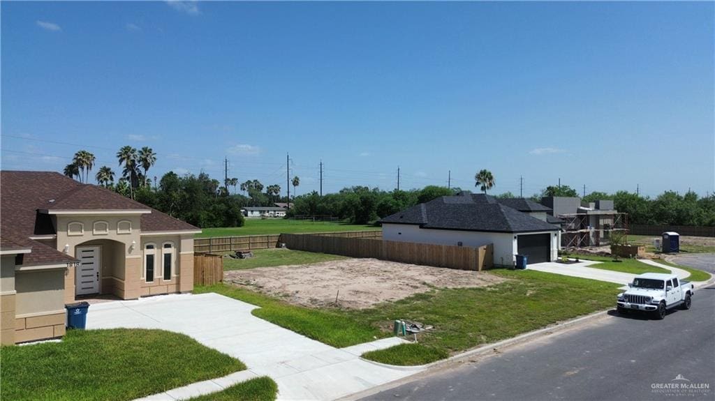 1814 Lasso Cir, San Benito, TX 78586 - photo 1