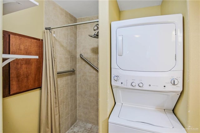 3008 S M St Unit 4, Mcallen, TX 78503 - laundry area featuring stacked washing machine and dryer