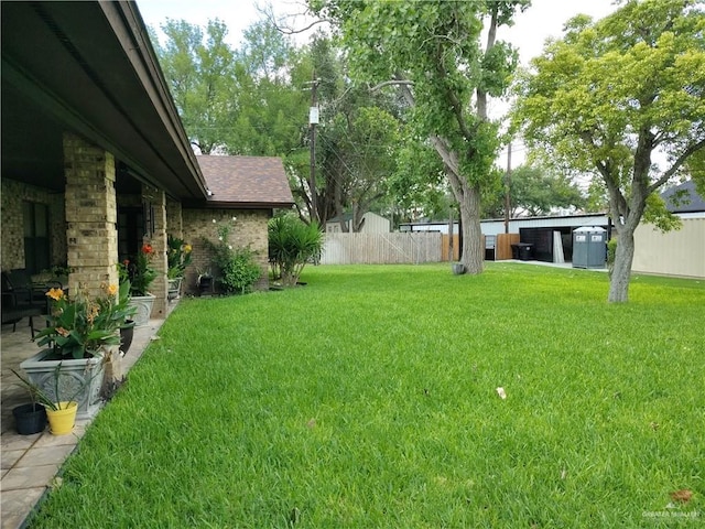 702 Clifford Dr, Weslaco, TX 78596 - view of yard