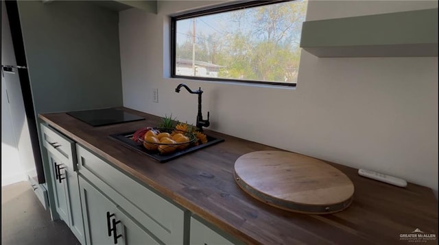 bathroom with sink