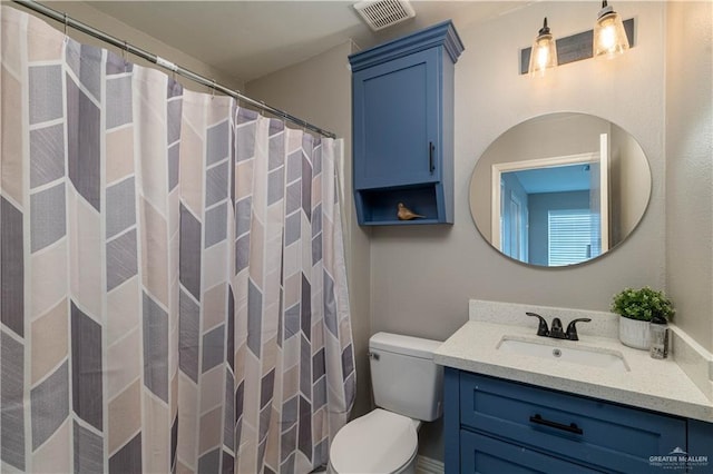1008 Monterrey St, Edinburg, TX 78539 - bathroom featuring vanity and a shower with curtain