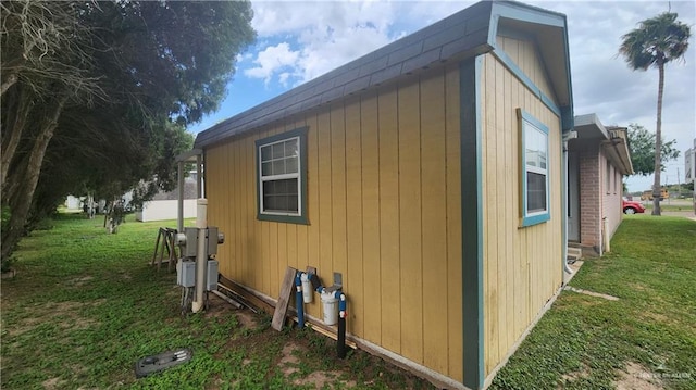2434 Starling Cir E, Palmview, TX 78572 - view of property exterior featuring a lawn