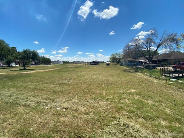 Listing photo 3 for 816 N Trosper Blvd, Alton TX 78573