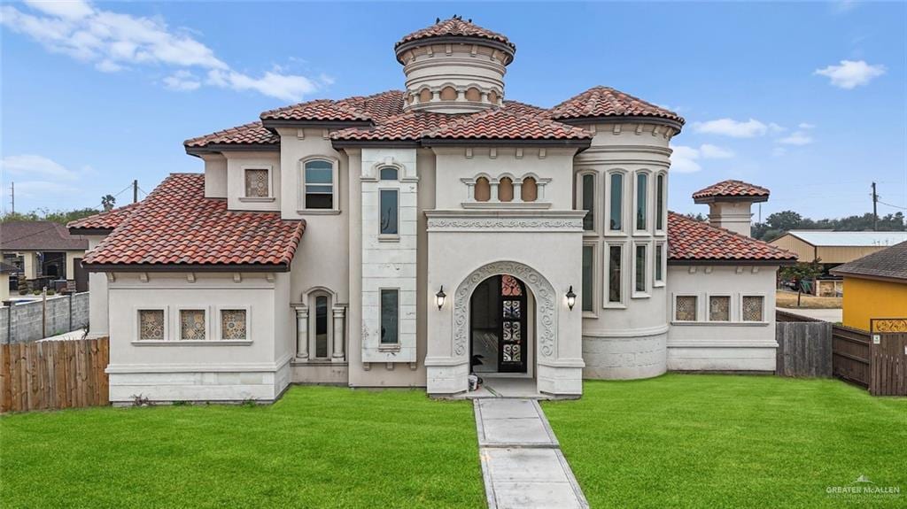 exterior space featuring a front yard