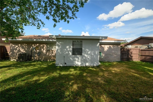 2805 N Blake St, Harlingen, TX 78550 - back of house with brick siding