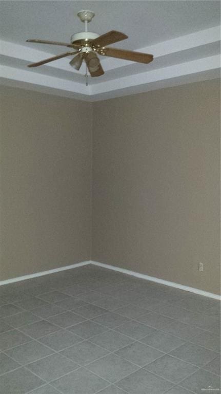 unfurnished room featuring ceiling fan