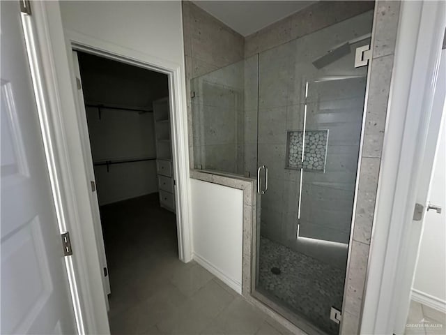 408 Janet Cir N, La Feria, TX 78559 - full bath with a shower stall and a walk in closet