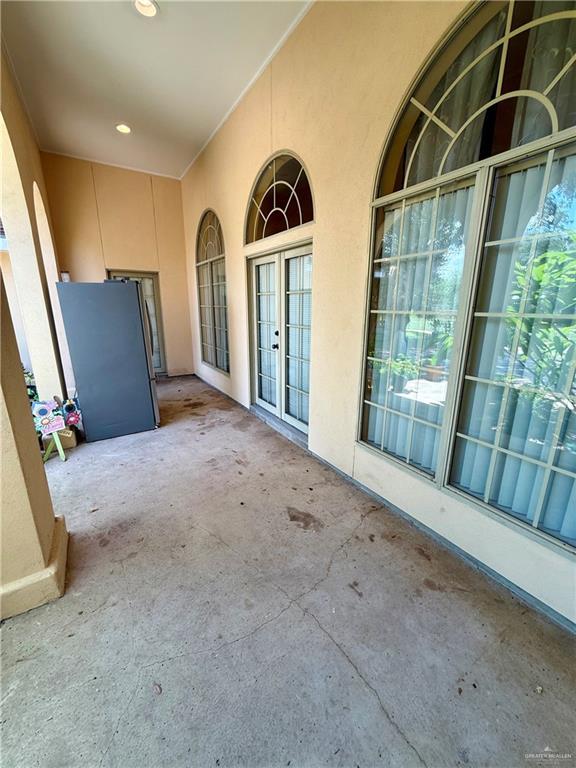 6501 Magnum Rd, Mission, TX 78573 - view of patio / terrace