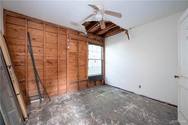 unfurnished room featuring ceiling fan