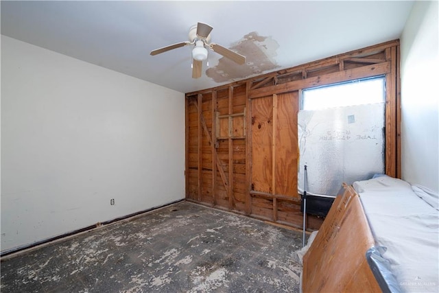 unfurnished bedroom with ceiling fan