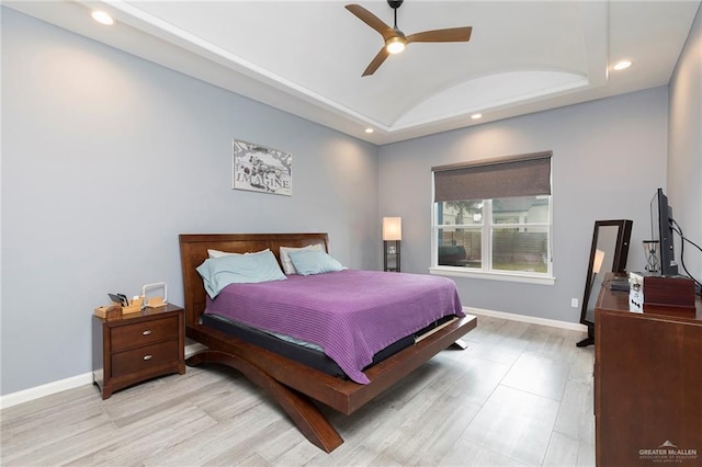1803 Lago Michigan St, Edinburg, TX 78542 - bedroom featuring recessed lighting, vaulted ceiling, light wood-style flooring, and ceiling fan