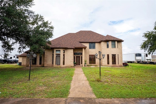 view of front of house with a front yard