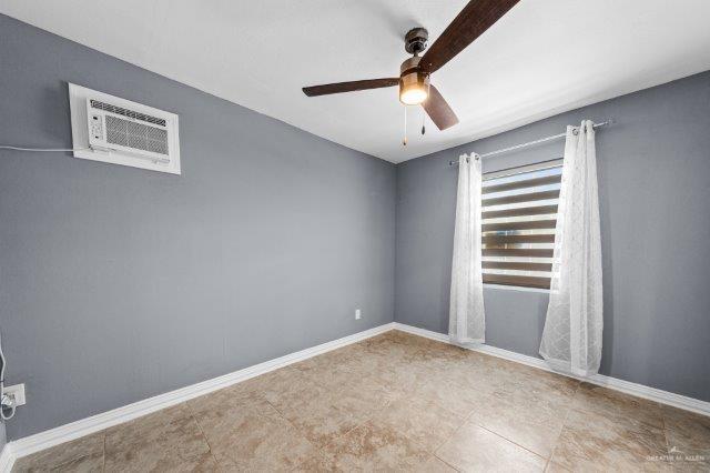 181 Virginia St, San Benito, TX 78586 - photo 13
