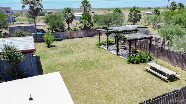 view of yard featuring a pergola