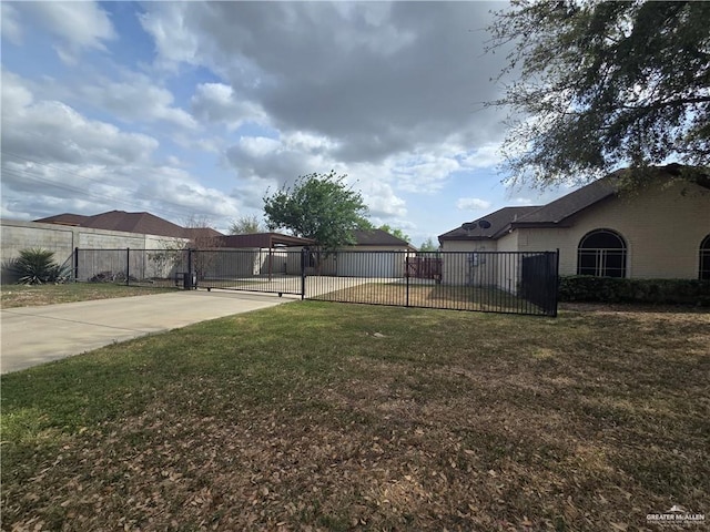 407 E Esperanza Ave, Mission, TX 78574 - view of yard with a gate