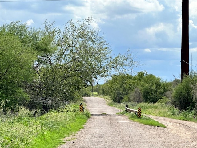 Listing photo 3 for 7 N Ebony Ave, Roma TX 78584