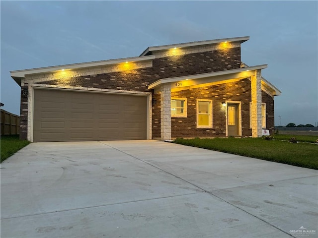 view of front facade with a garage