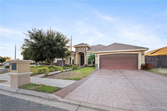 view of front facade featuring a garage