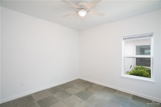 empty room with ceiling fan