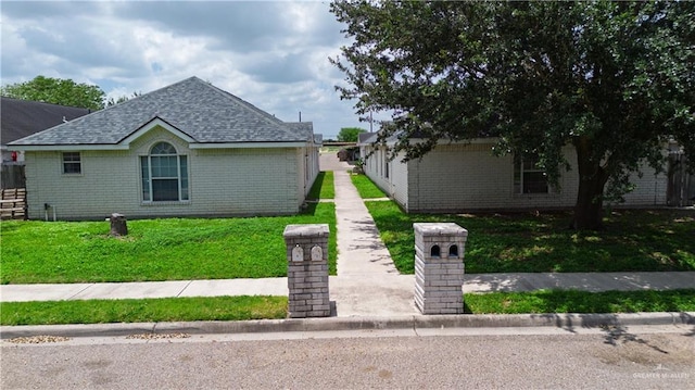 815 N Cross Ln, Edinburg, TX 78541 - photo 1