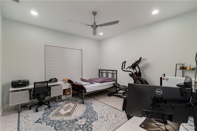 bedroom featuring ceiling fan