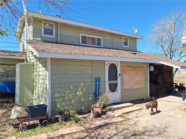 2044 Balboa Ave, Mcallen, TX 78503 - traditional-style home featuring a shingled roof