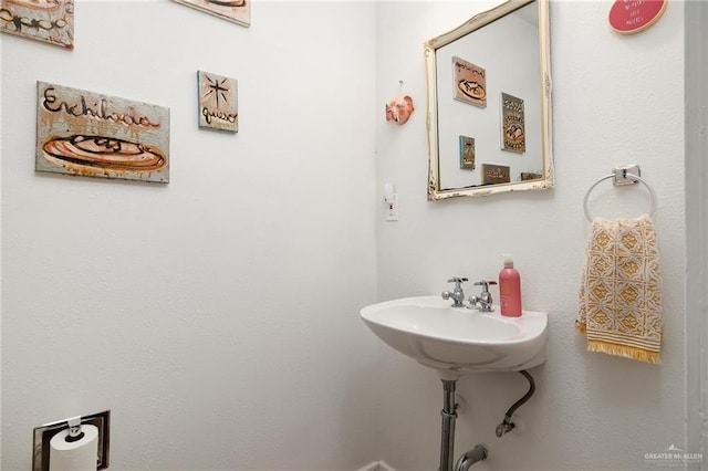 902 N 15th St, Mcallen, TX 78501 - view of bathroom