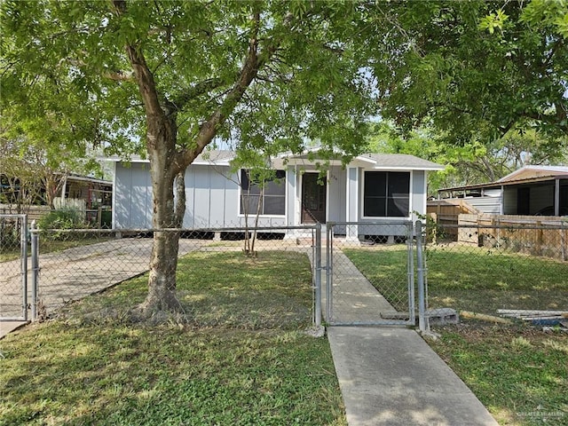 view of front of house with a front yard