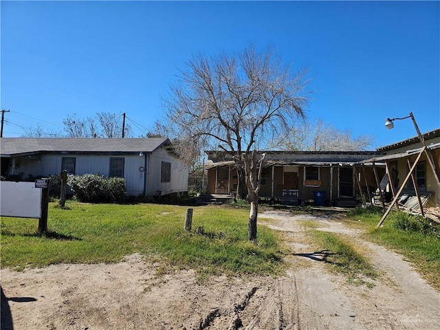 717 W Raymond Ave, Raymondville, TX 78580 - photo 11