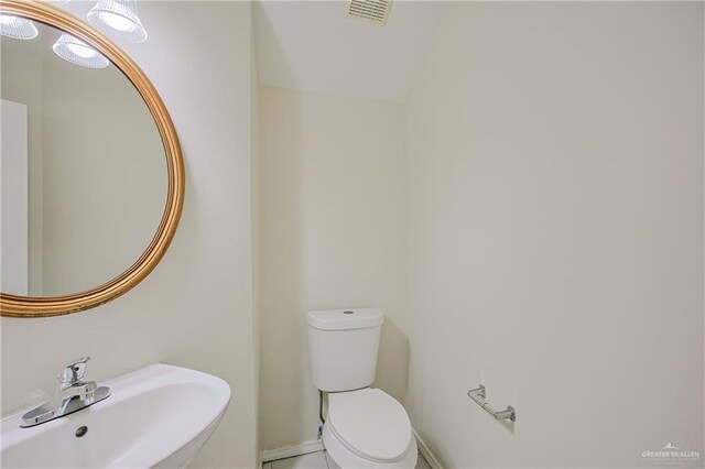 4612 Laurel Ave, Mcallen, TX 78501 - half bath with a sink and toilet